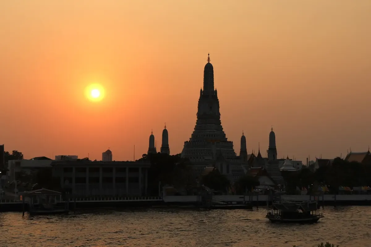 Exploring the Temples and Street Food of Bangkok